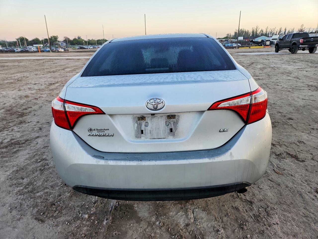 2015 Toyota Corolla Le - Фото 6
