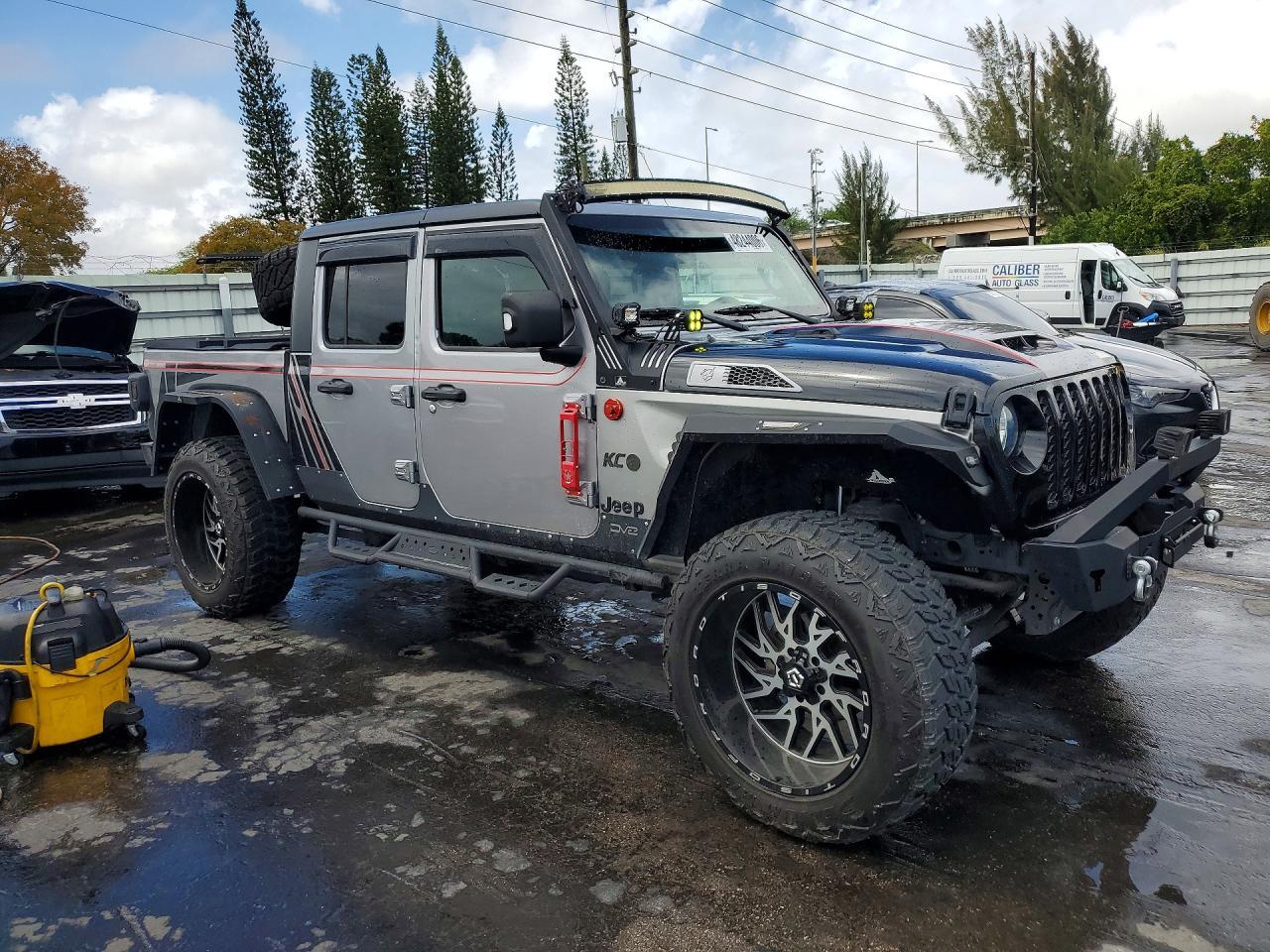 2021 Jeep Gladiator Sport - Фото 4