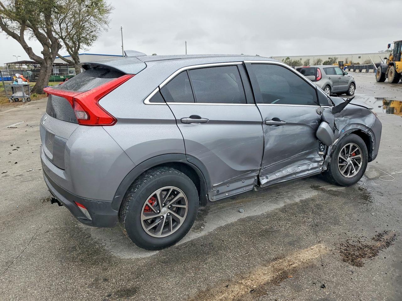 2020 Mitsubishi Eclipse Cross Es - Фото 3