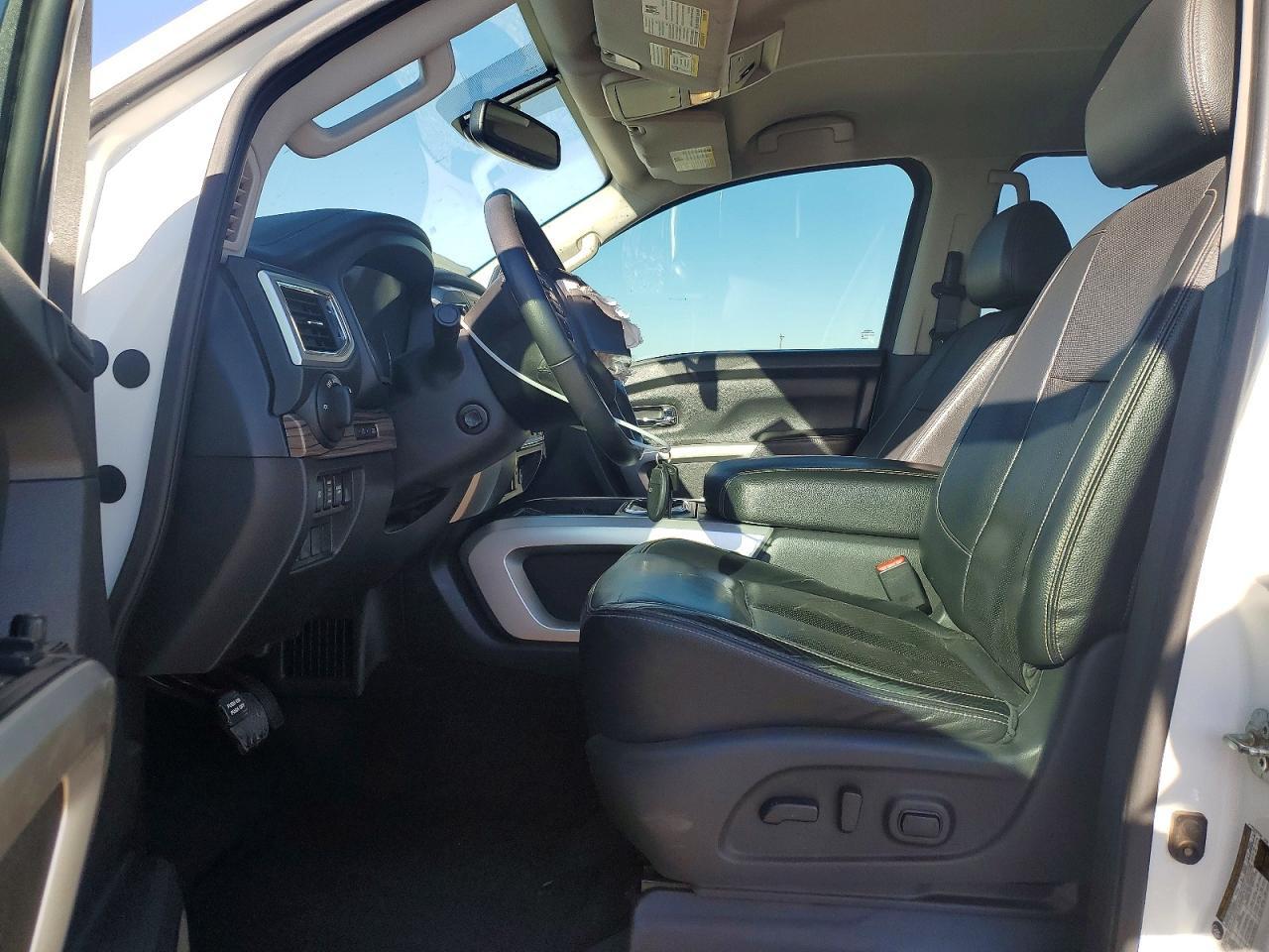 2018 Nissan Titan Sl - Image 7