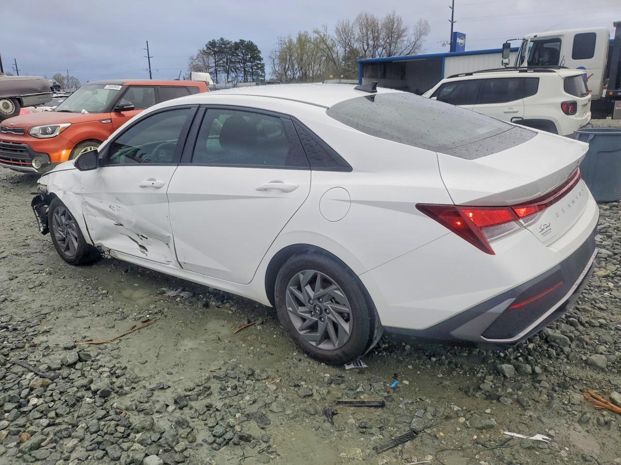 2024 Hyundai Elantra Sel - Image 2