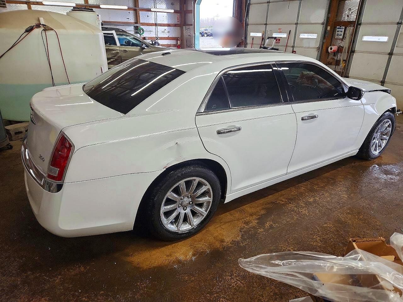 2011 Chrysler 300 Limited - Image 3