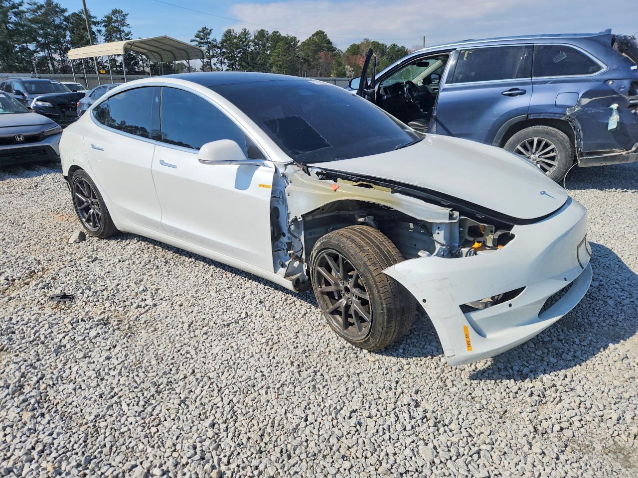 2020 Tesla Model 3 - Фото 4