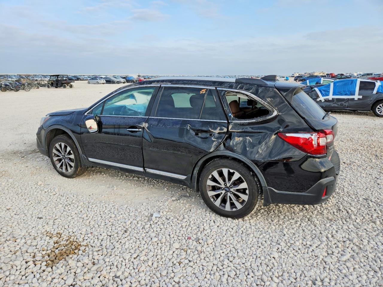 2018 Subaru Outback Touring - Image 2