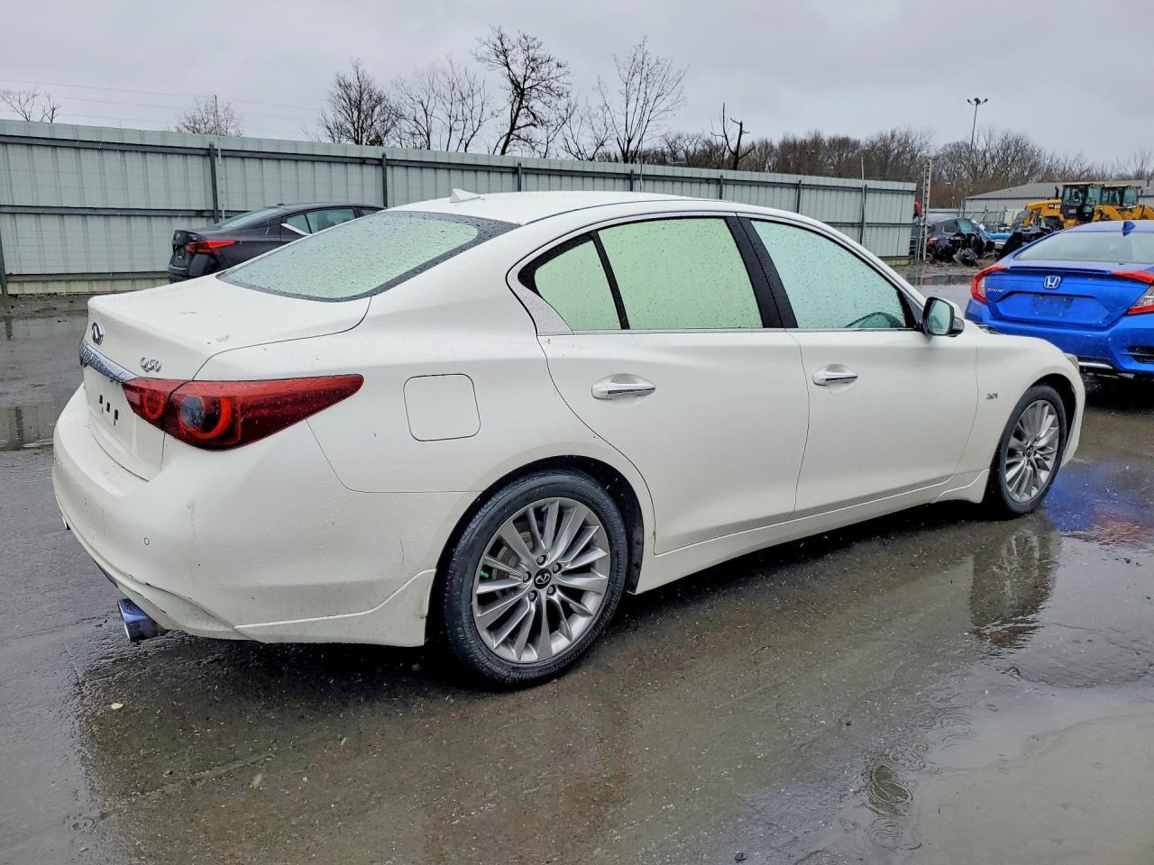 2020 Infiniti Q50 3.0T Luxe - Фото 3