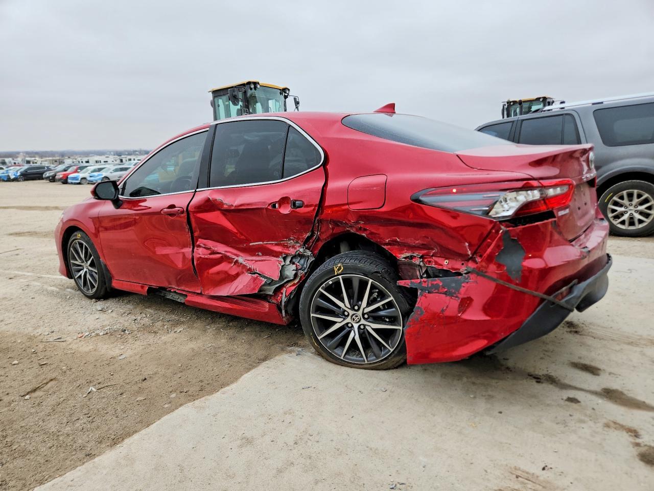 2024 Toyota Camry - Фото 3