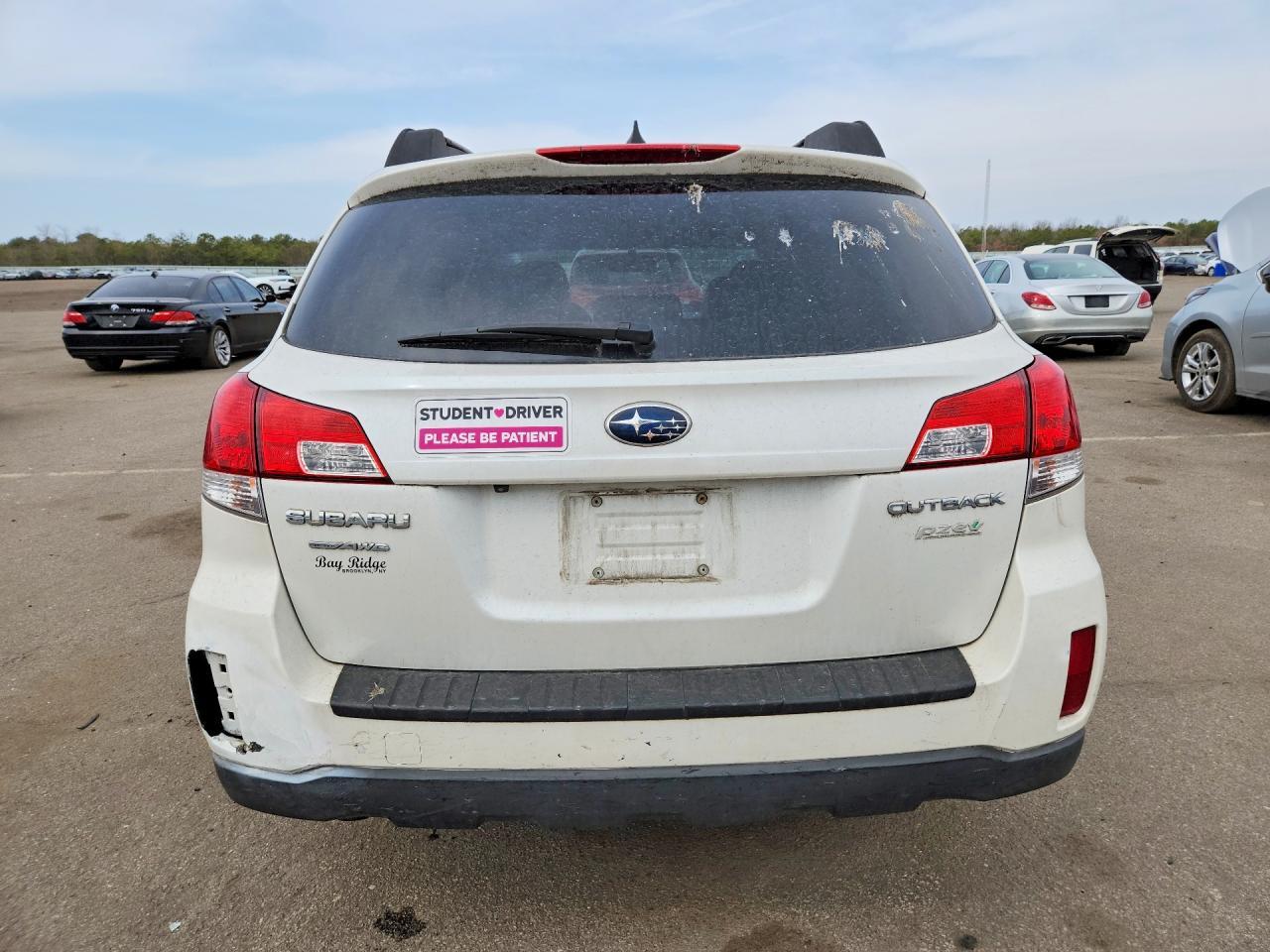 2012 Subaru Outback 2.5I Limited - Image 6