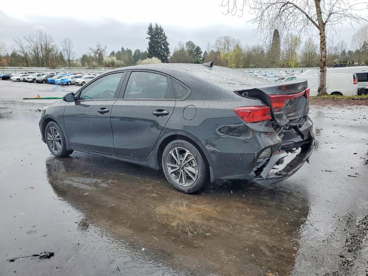2023 Kia Forte Lxs - Image 2