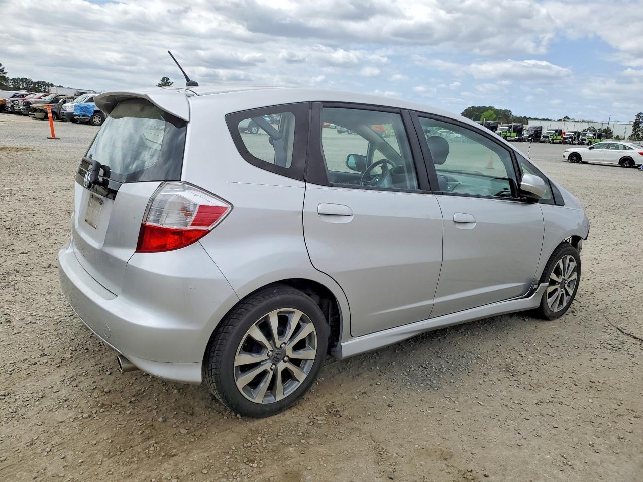 2013 Honda Fit Sport - Фото 3