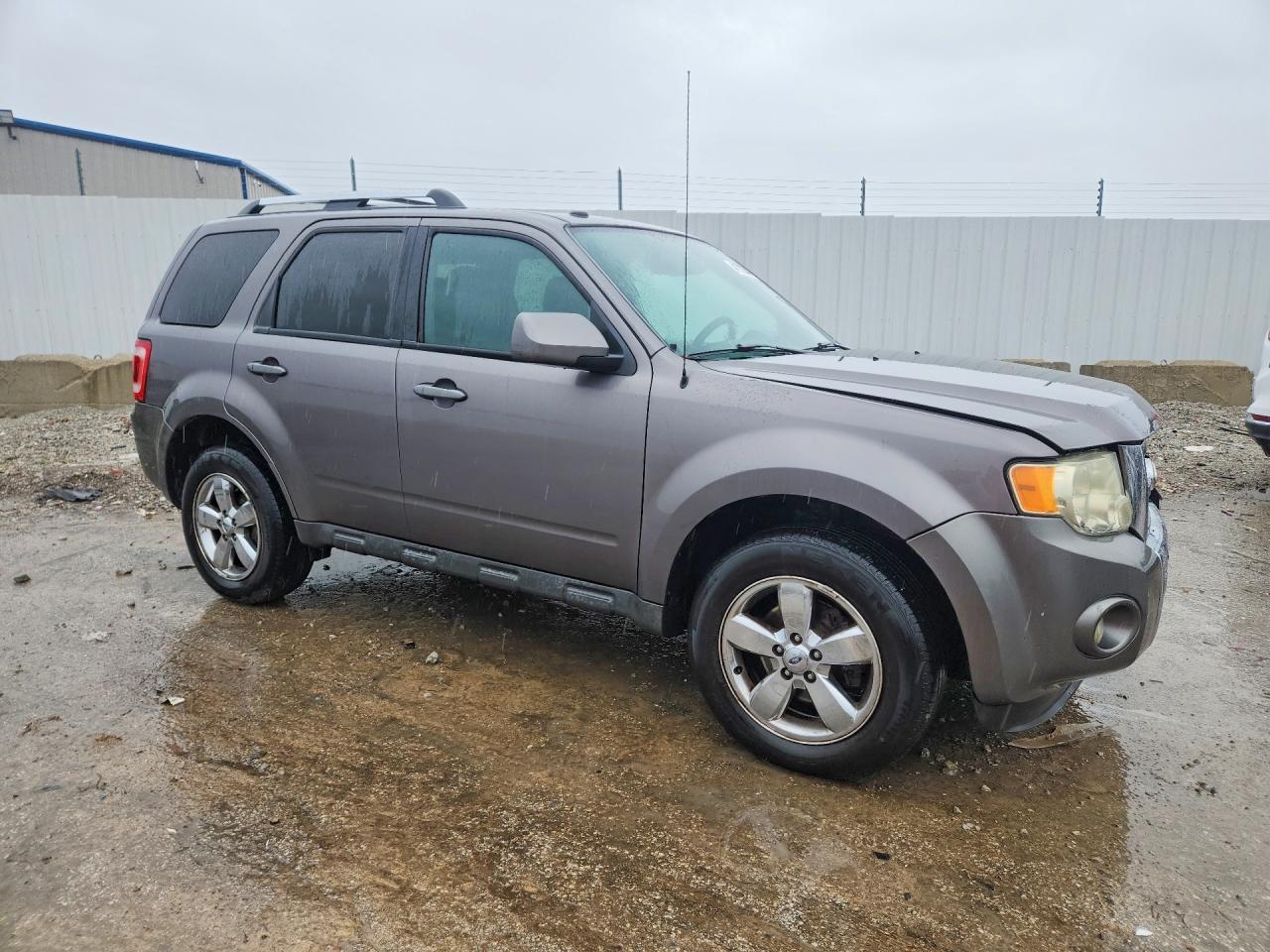 2010 Ford Escape Limited - Фото 4