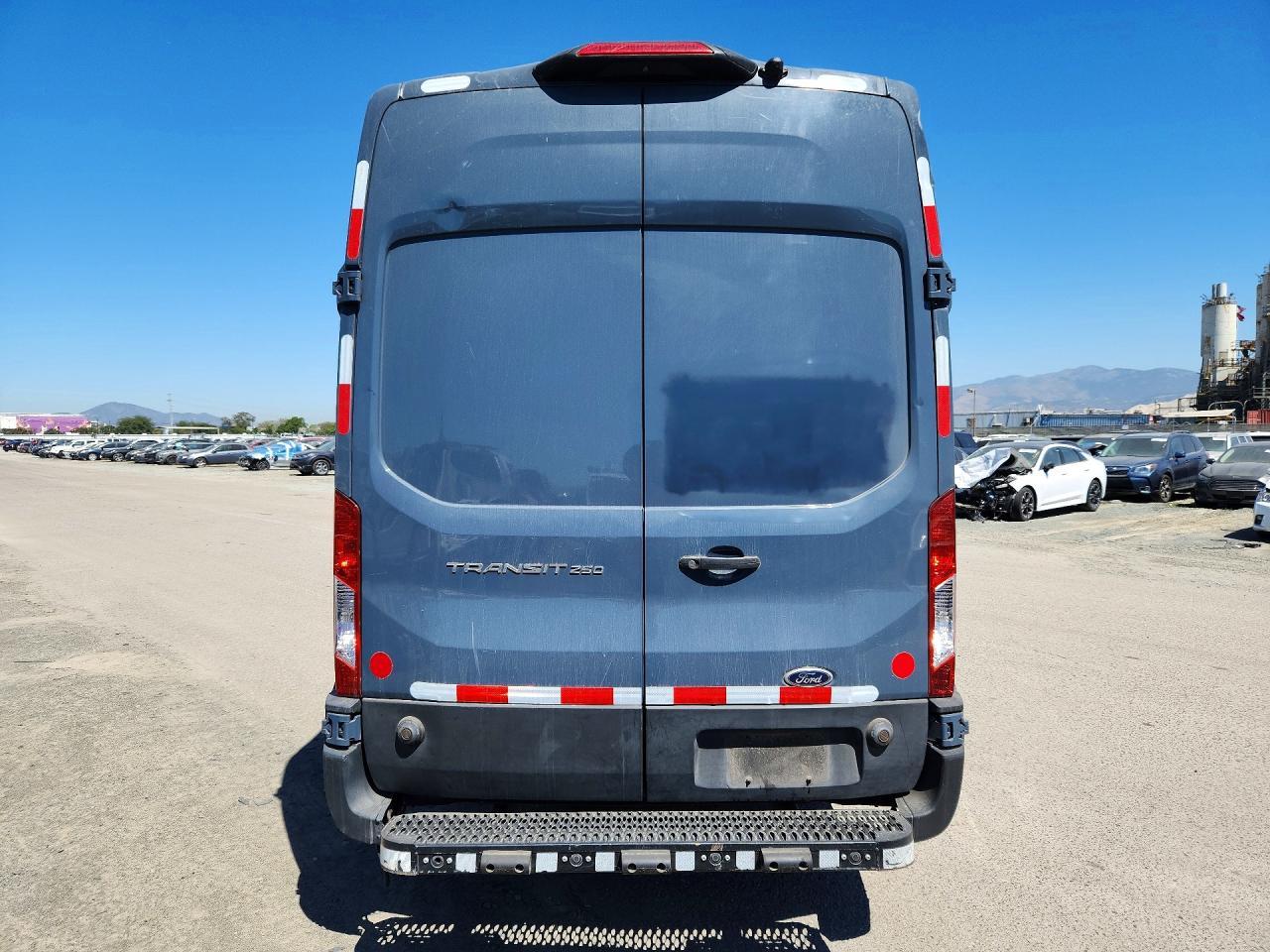 2021 Ford Transit T-250 Cargo ** R & D * Pri Fleet ** - Image 6