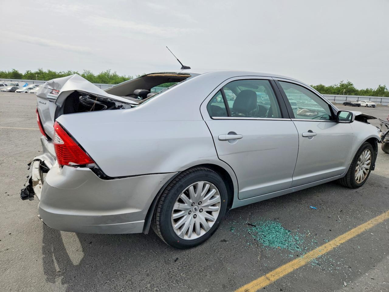 2010 Ford Fusion Hybrid - Image 3