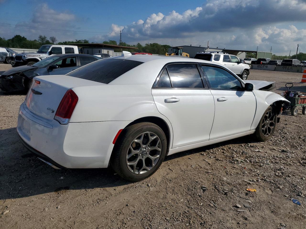 2015 Chrysler 300 - Image 3