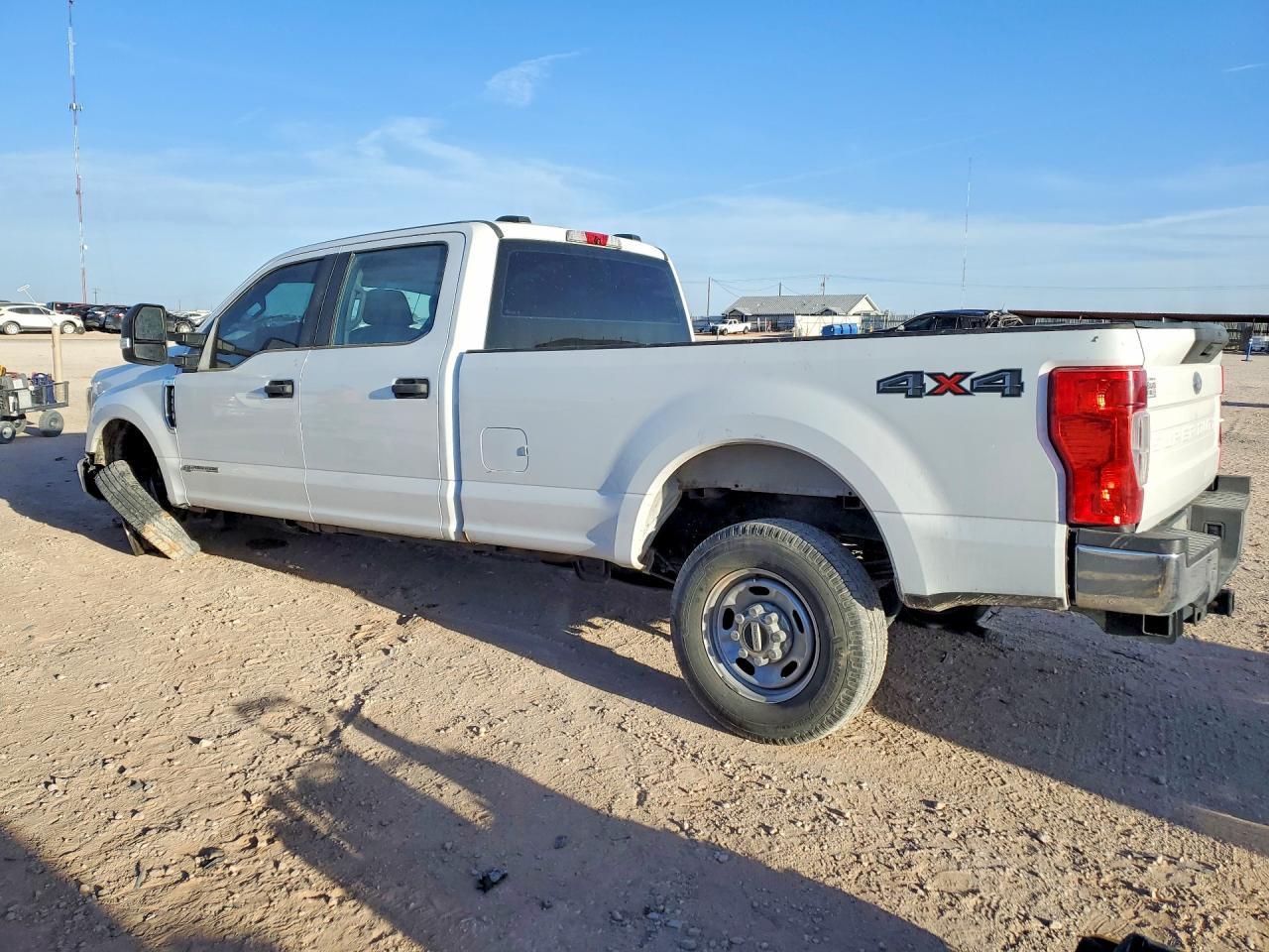 2022 Ford F250 Super Duty - Image 2