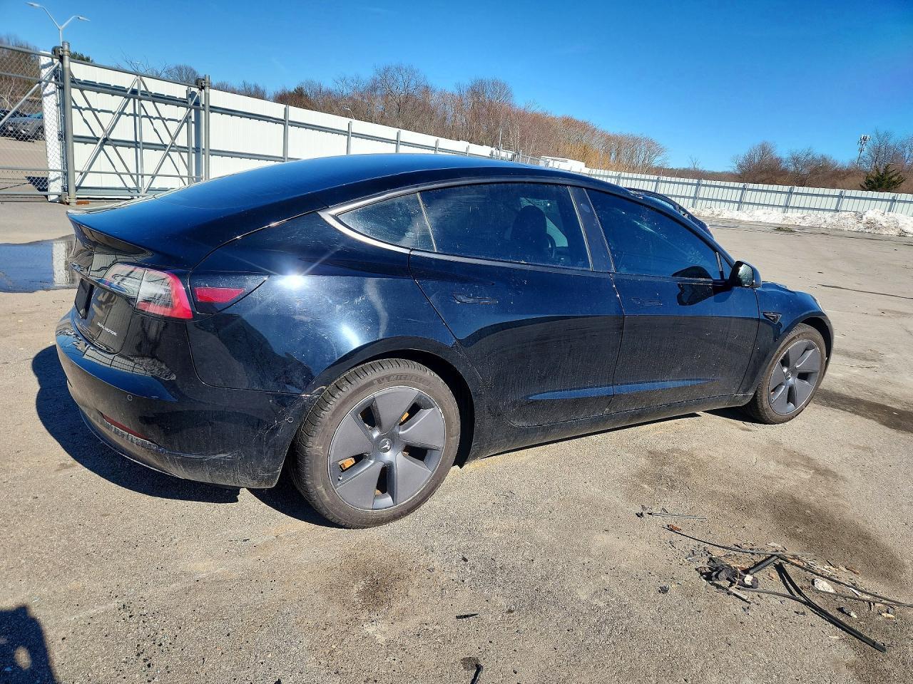 2022 Tesla Model 3 - Фото 3