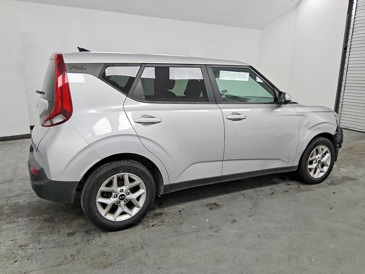 2021 Kia Soul S - Фото 3