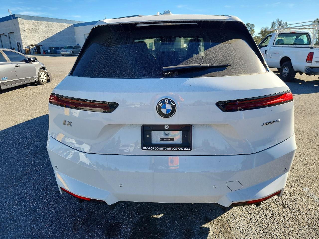 2026 BMW Ix xDrive45 - Фото 6