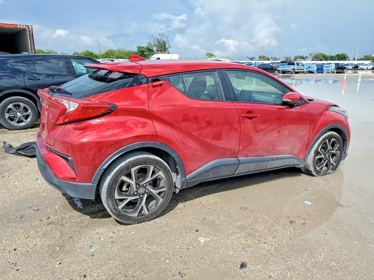 2020 Toyota C-Hr Xle - Image 3