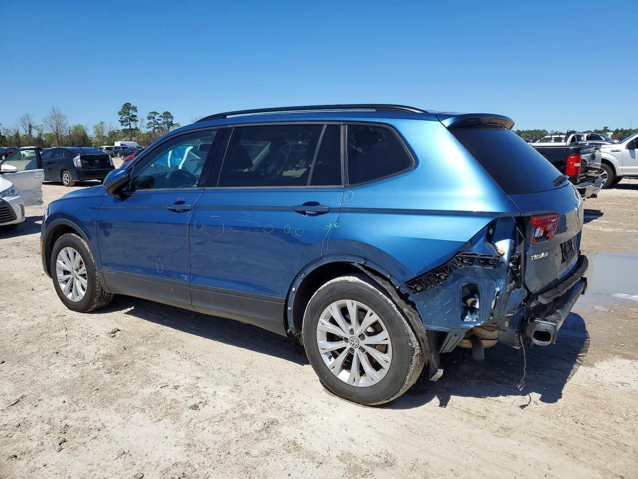 2019 Volkswagen Tiguan S - Image 2