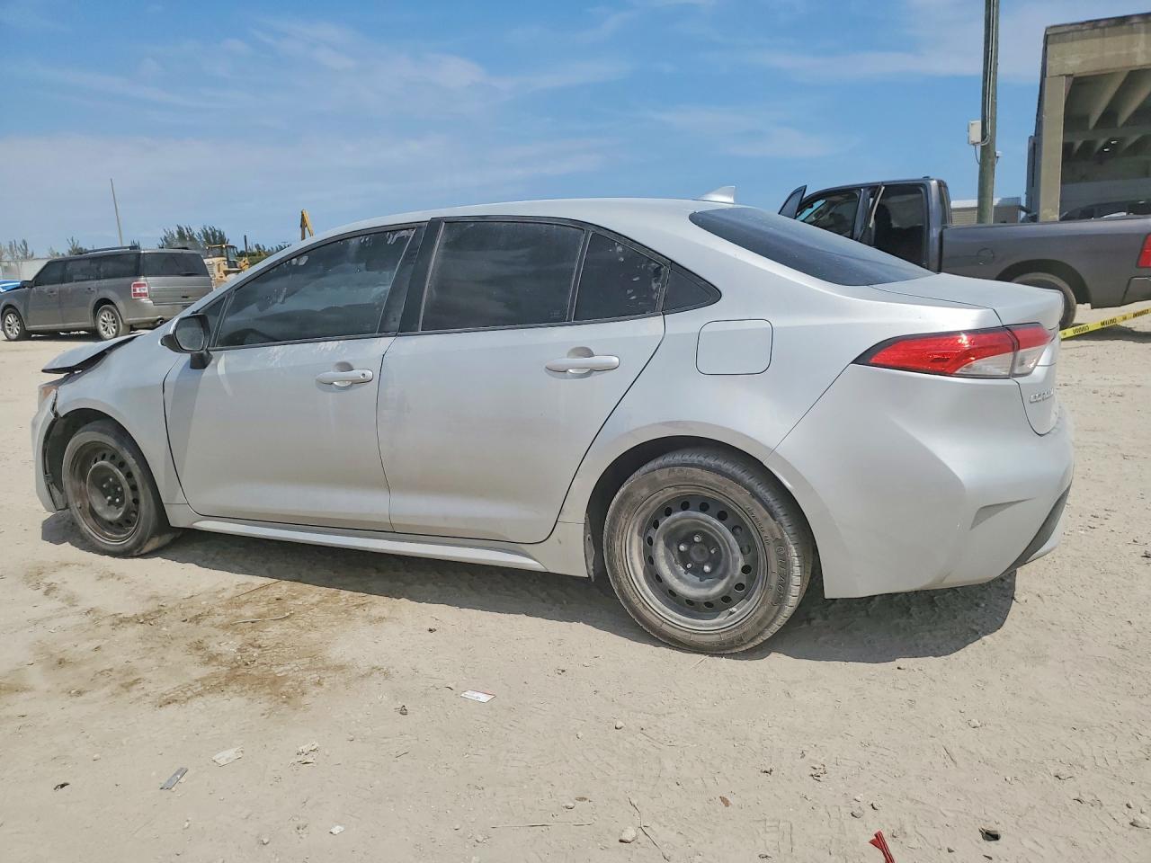 2020 Toyota Corolla Le - Фото 2