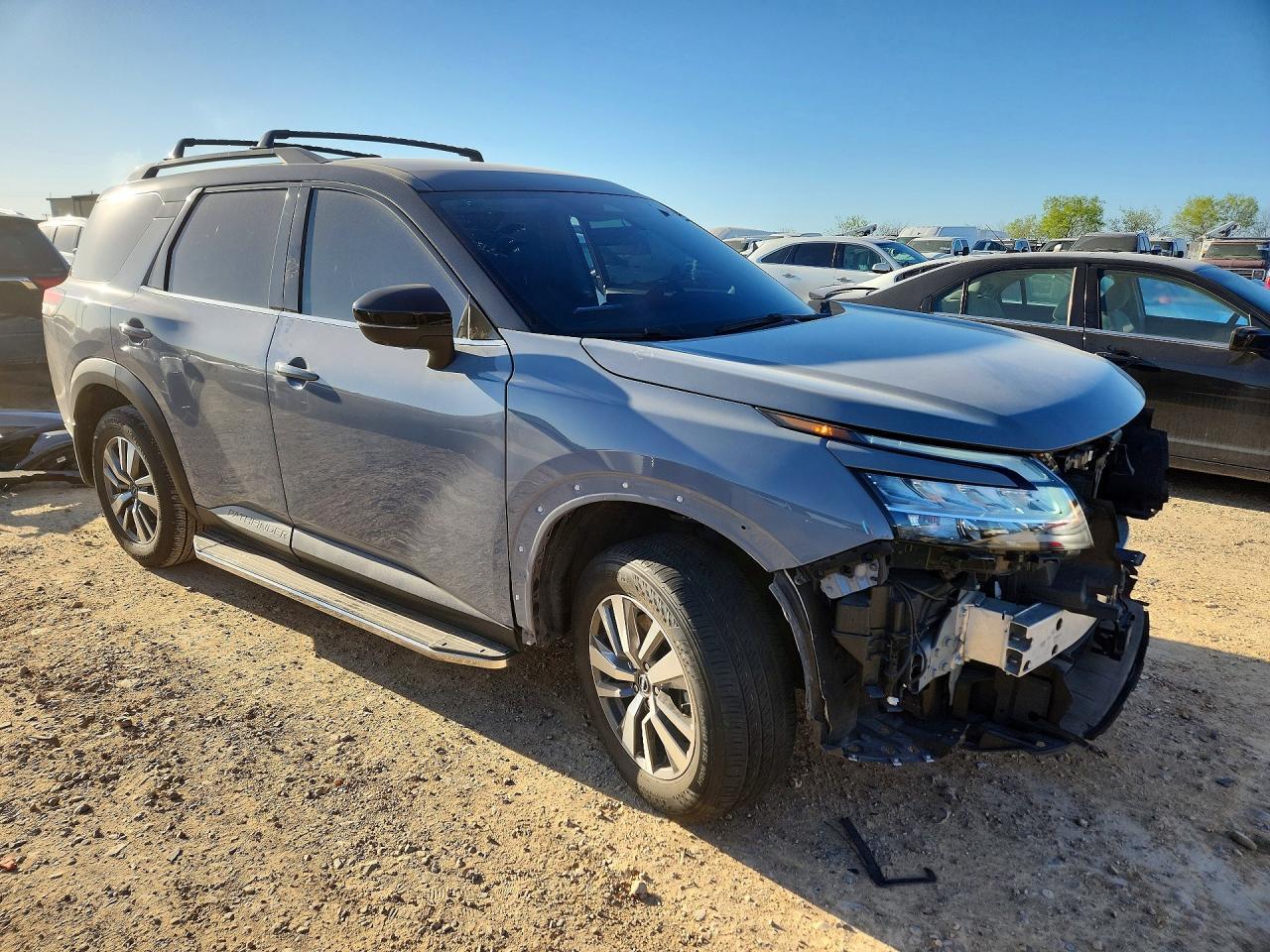 2024 Nissan Pathfinder Sl - Image 4