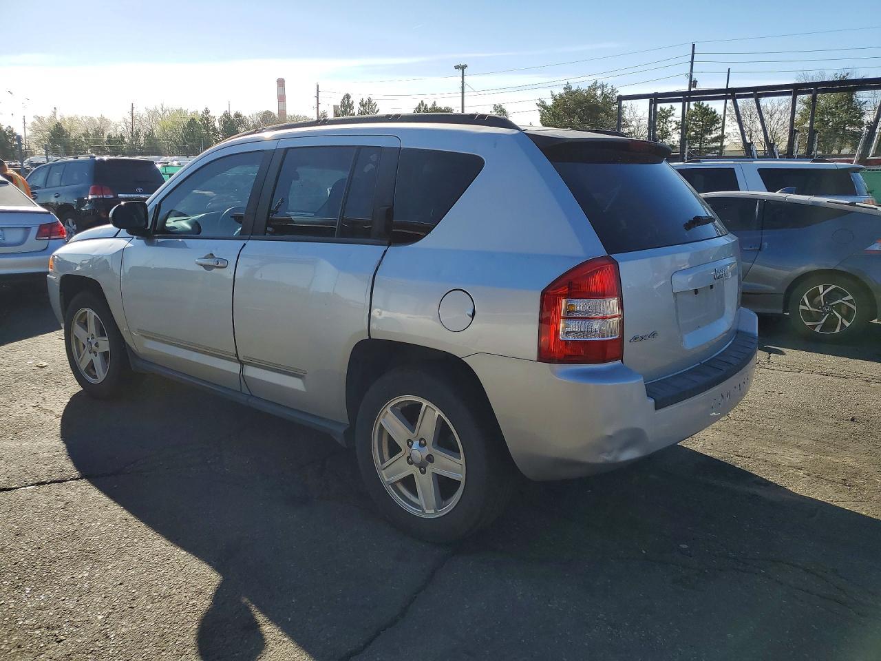 2010 Jeep Compass Sport - Фото 2