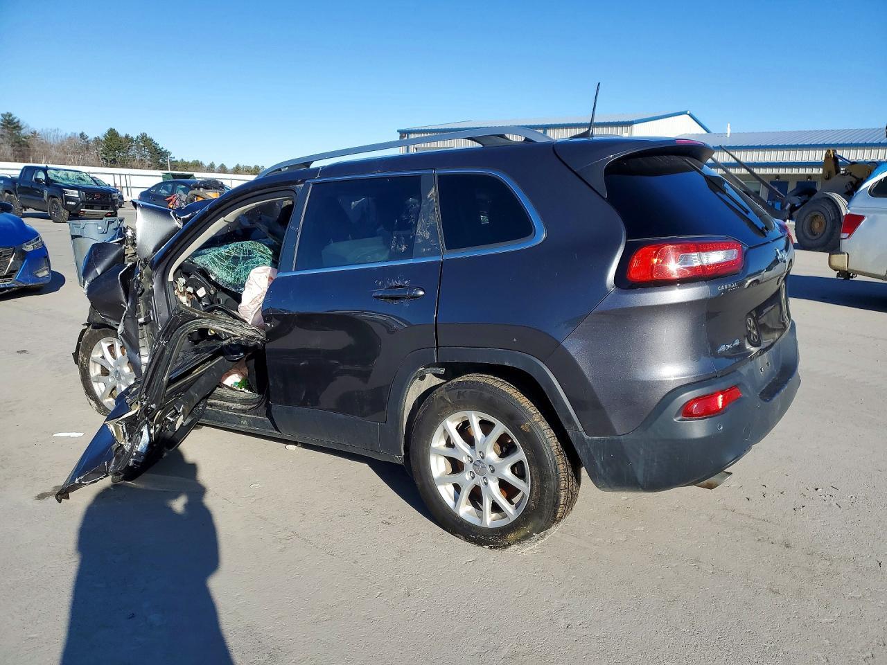 2016 Jeep Cherokee Latitude - Image 2
