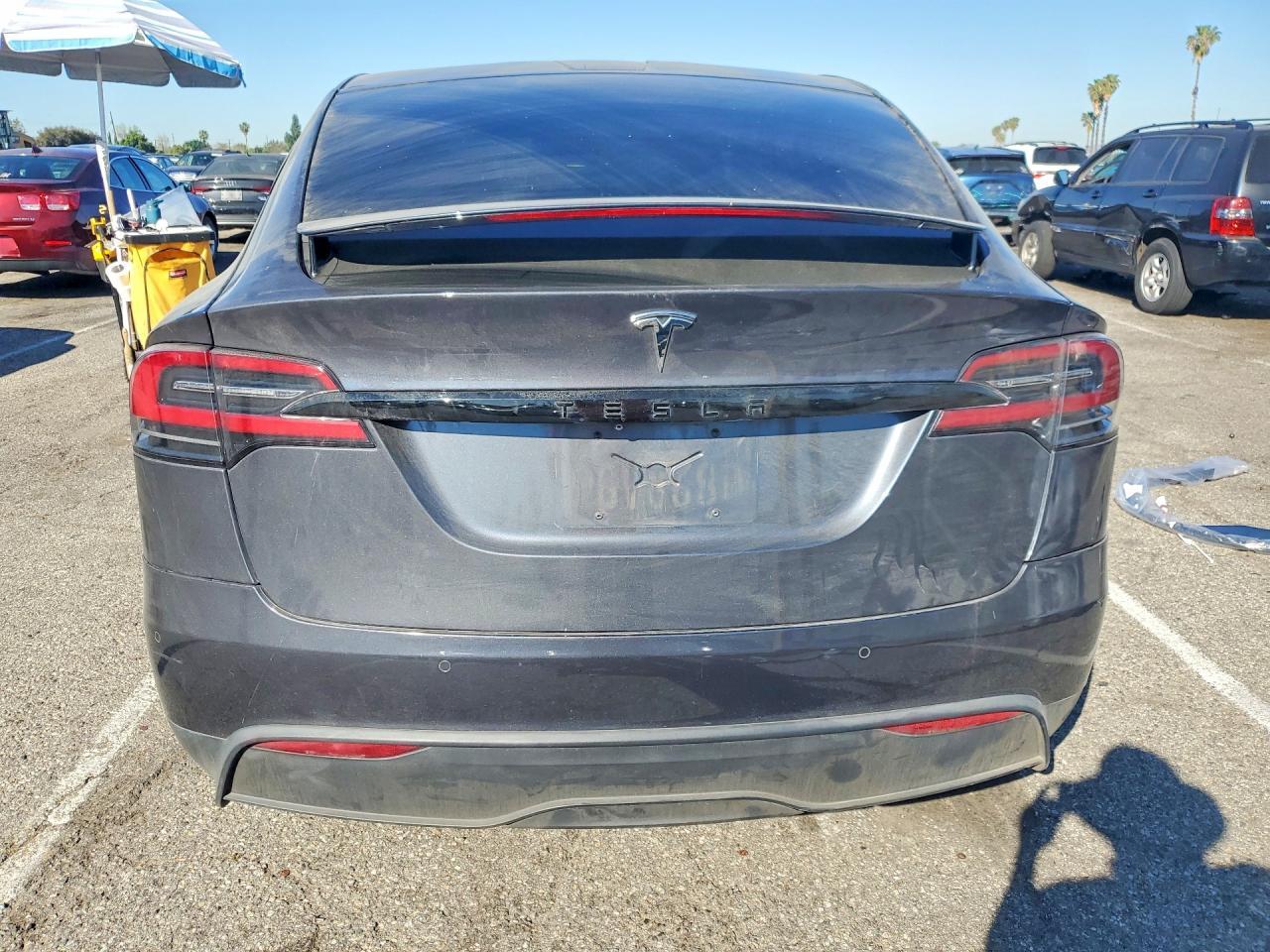 2022 Tesla Model X - Фото 6