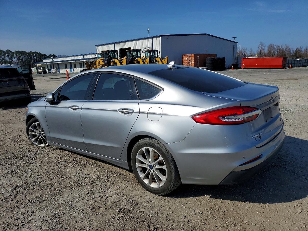 2020 Ford Fusion Se - Фото 2