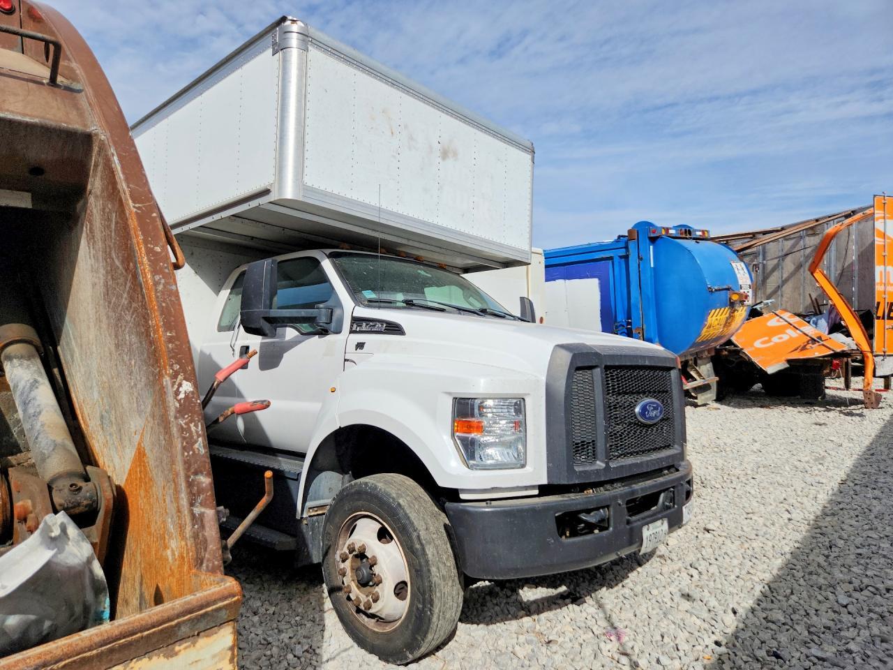 2017 Ford F750 Super Duty - Фото 4