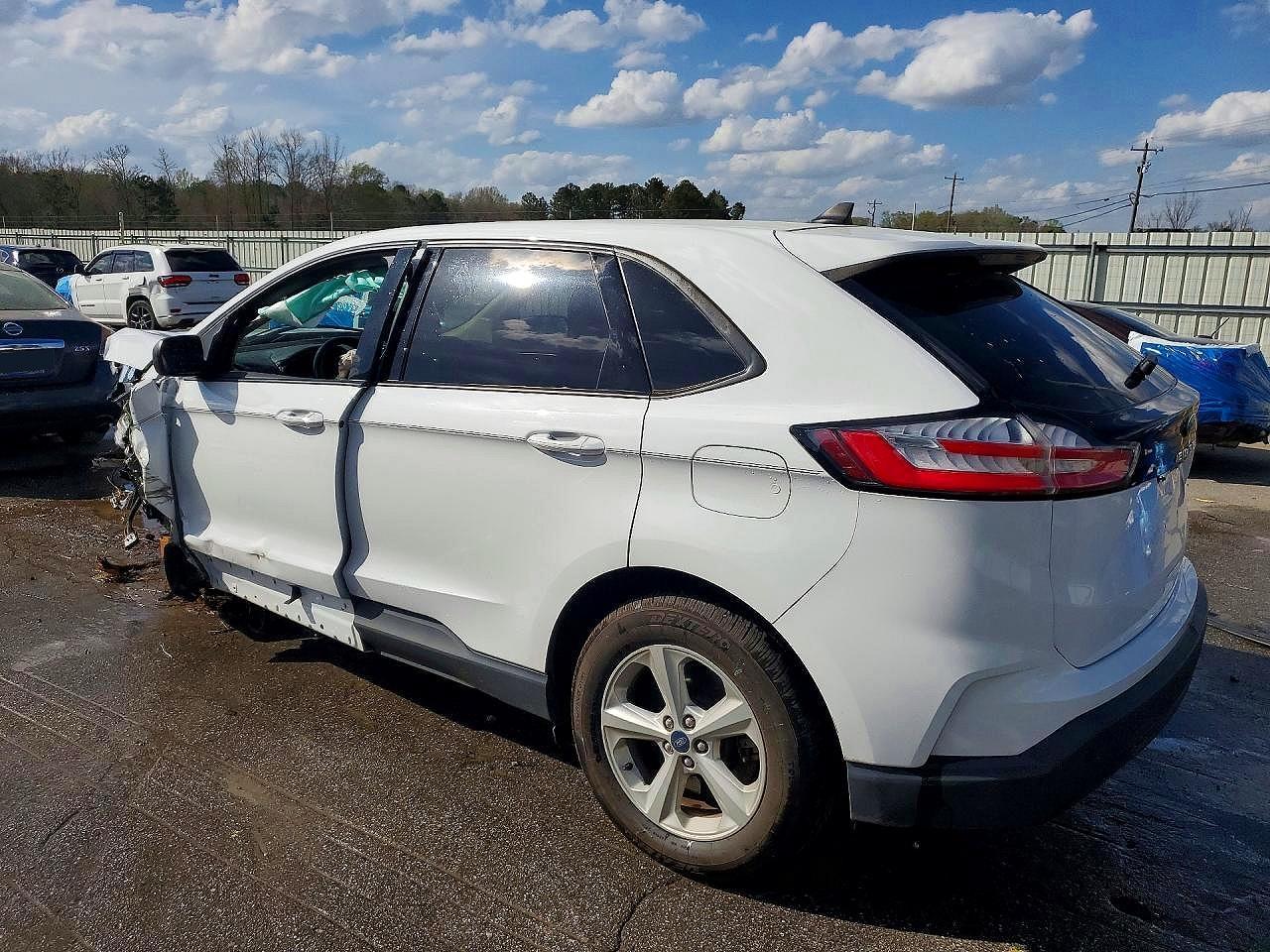 2022 Ford Edge Se - Image 2