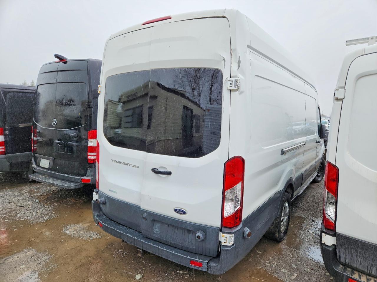 2015 Ford Transit T- - Фото 3