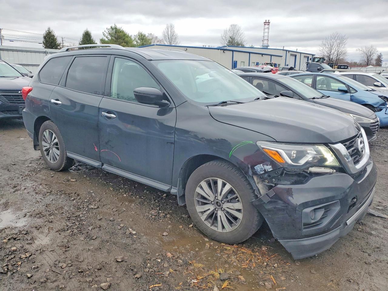 2017 Nissan Pathfinder S - Image 4