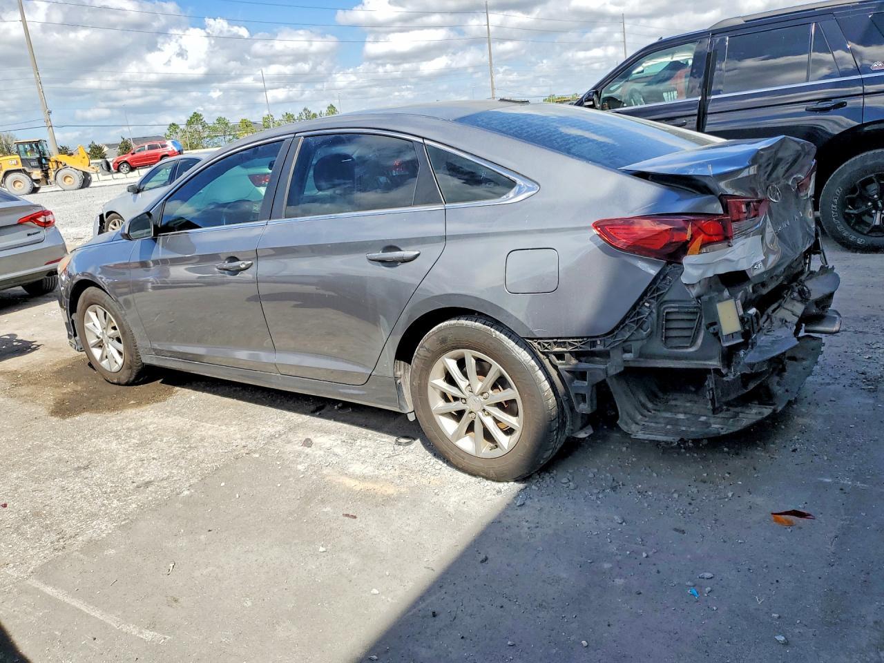 2018 Hyundai Sonata Se - Image 2