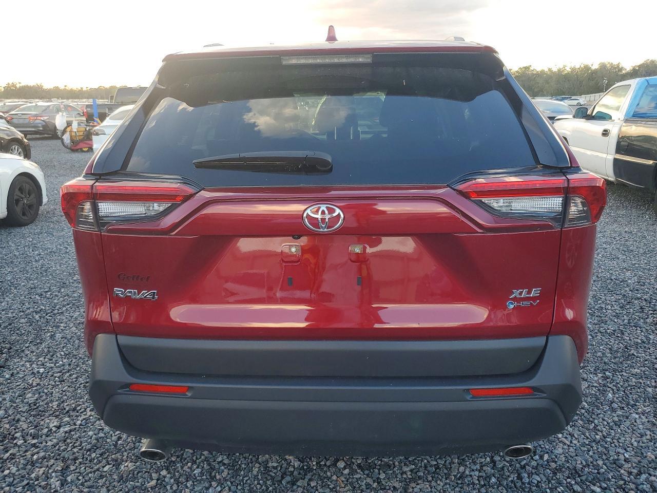 2025 Toyota Rav4 Hybrid Xle - Image 6