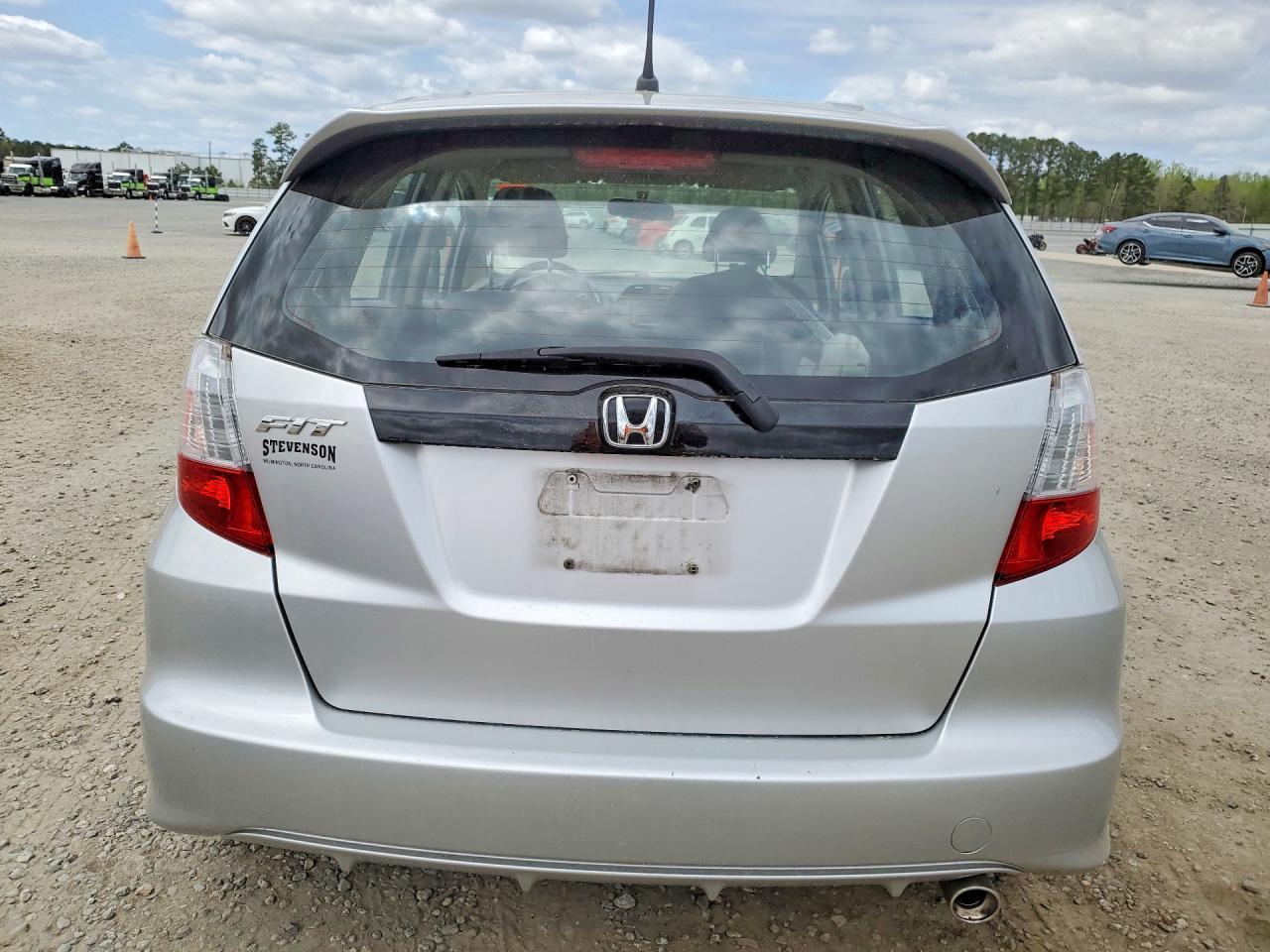 2013 Honda Fit Sport - Фото 6