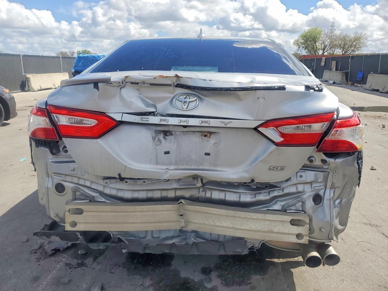 2020 Toyota Camry Se - Image 6