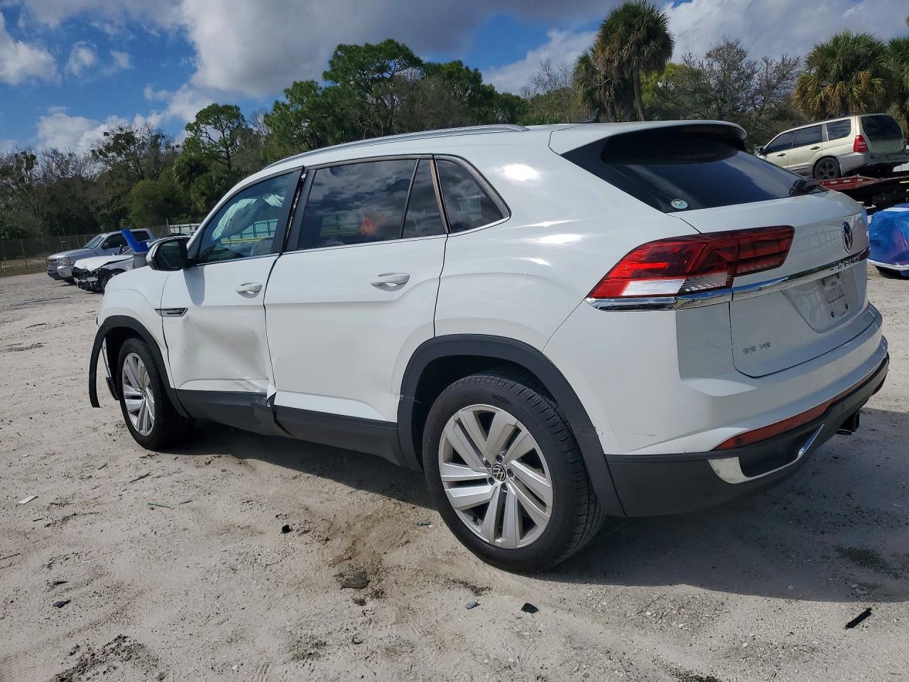 2020 Volkswagen Atlas Cross Sport Se - Фото 2