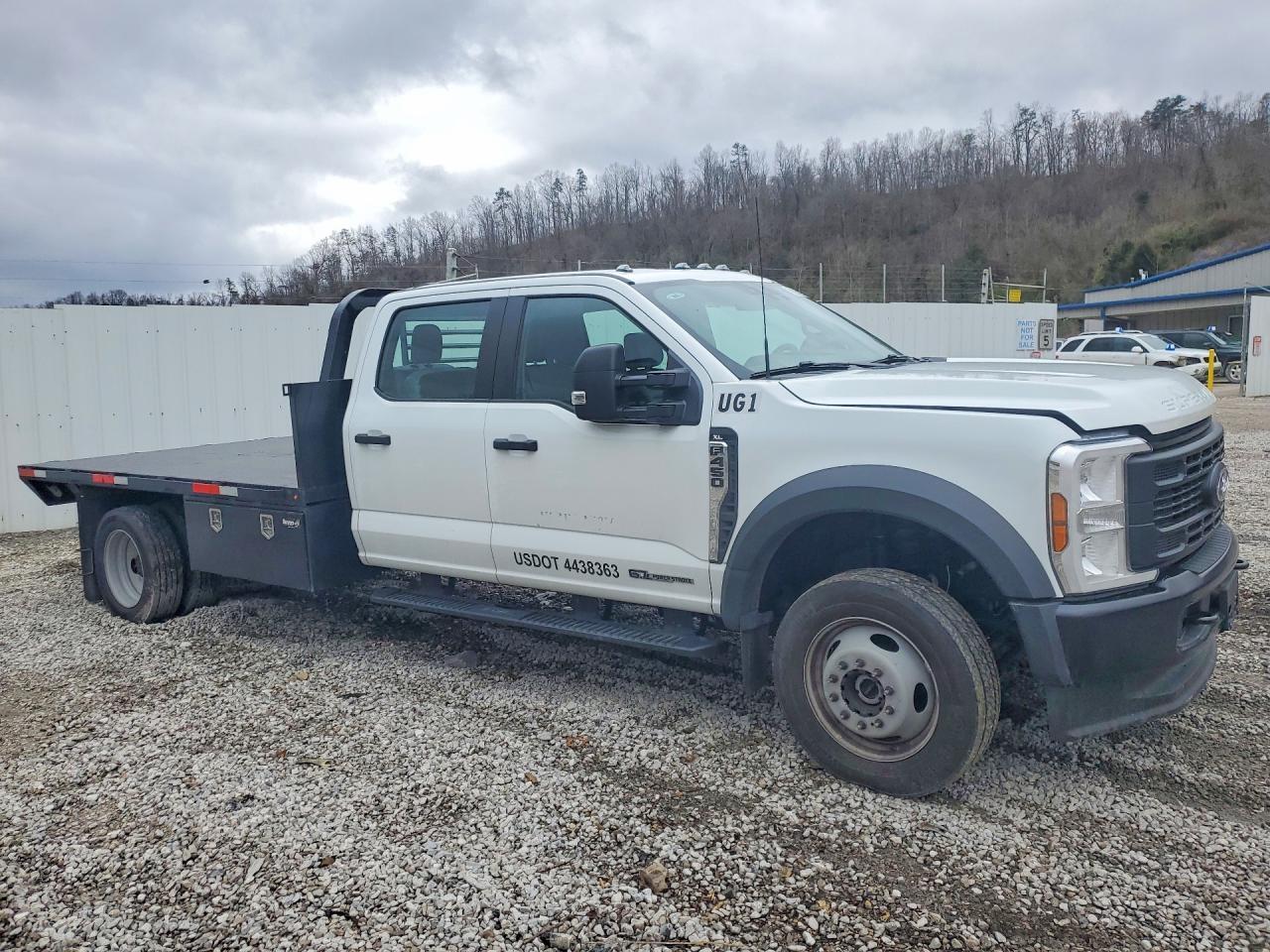 2025 Ford F450 Super Duty Flatbed Truck - Фото 4