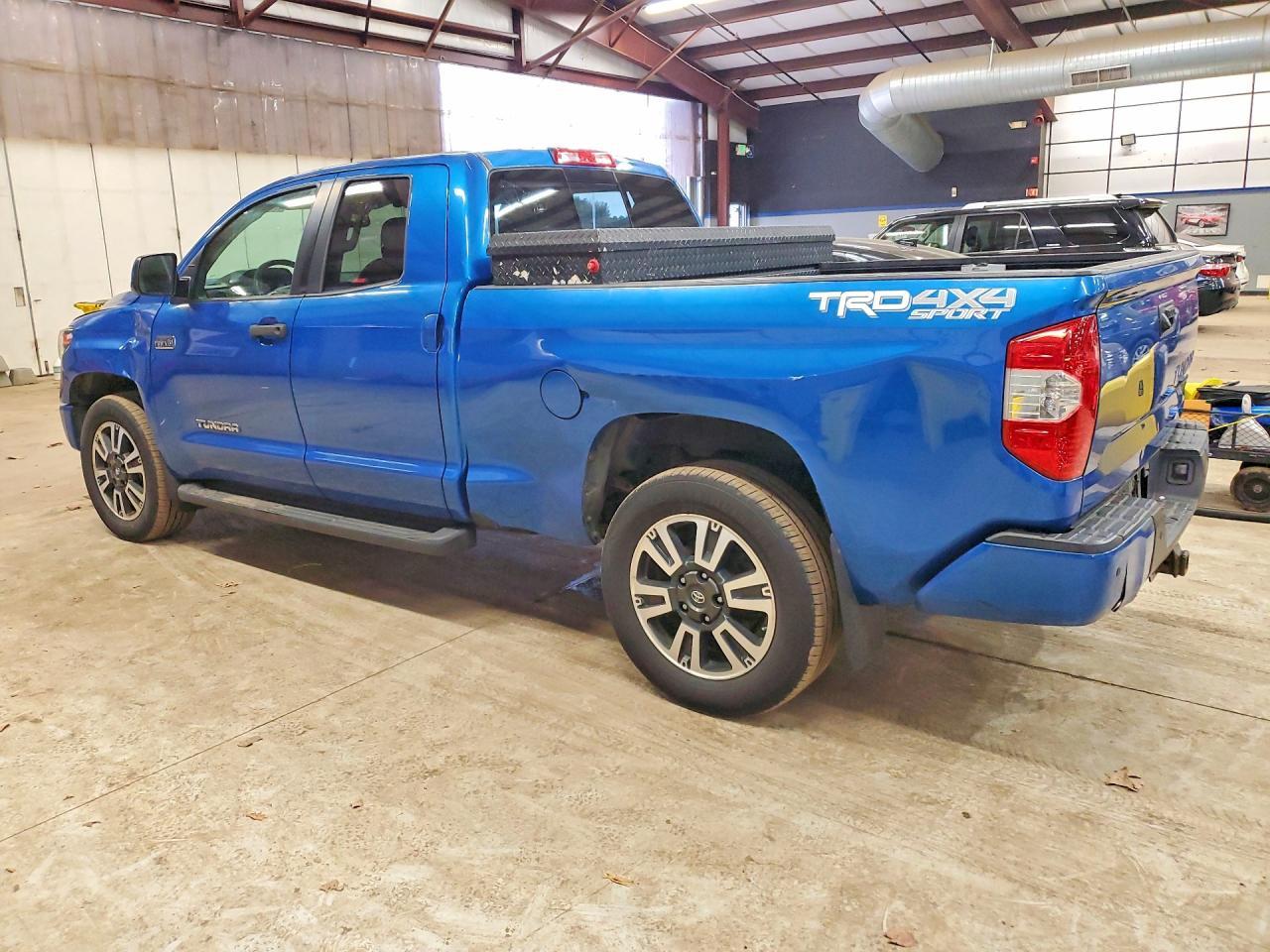 2018 Toyota Tundra Sr5 - Image 2