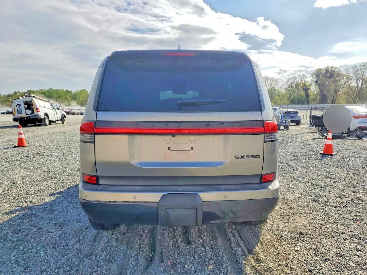 2025 Lexus Gx 550 Luxury - Image 6