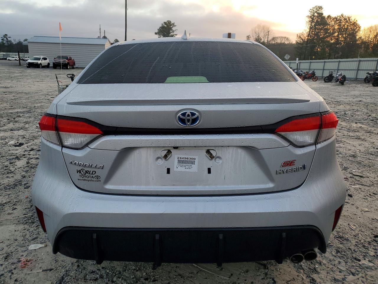 2024 Toyota Corolla Hybrid Se - Image 6