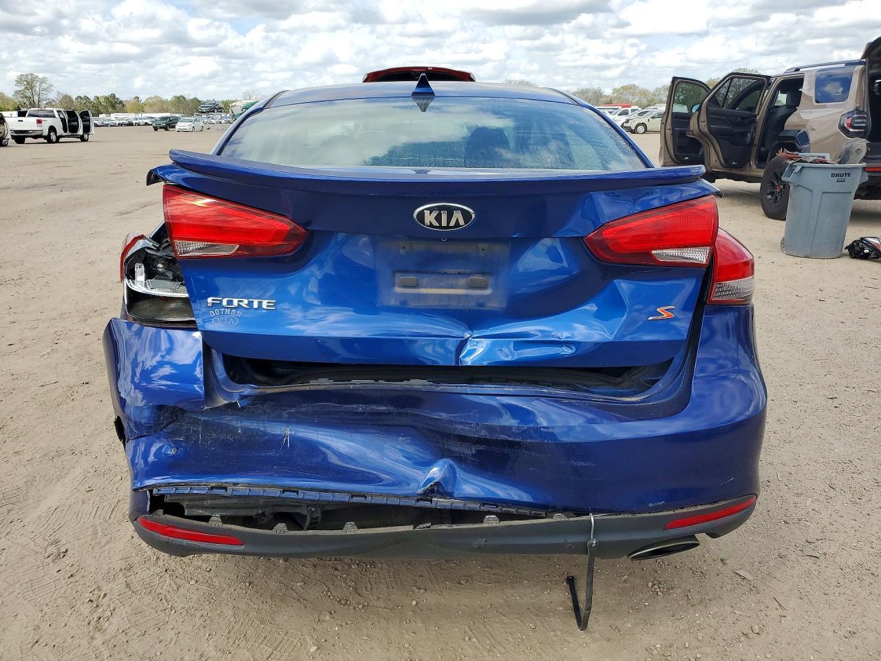 2018 Kia Forte S - Фото 6