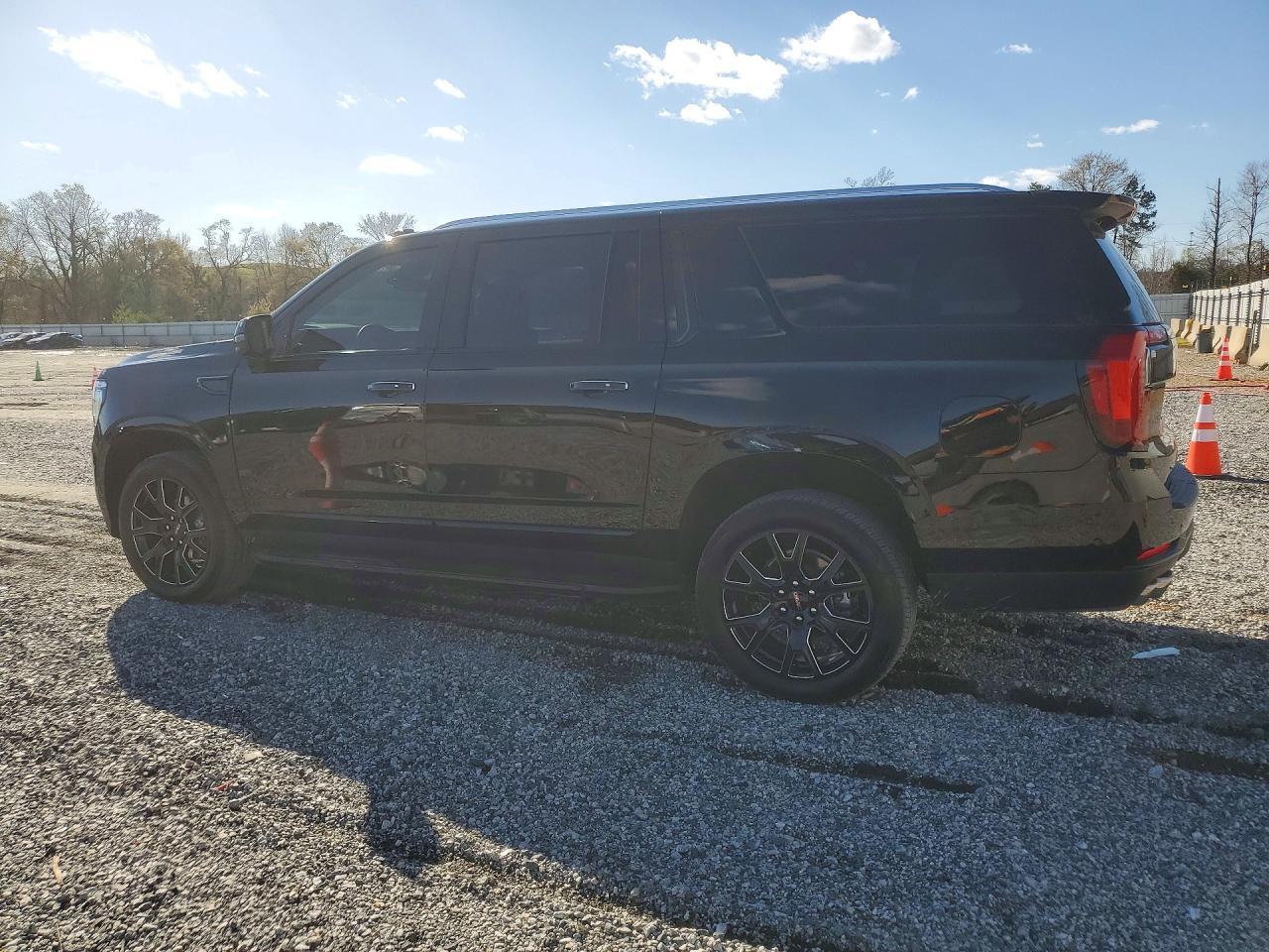 2025 GMC Yukon - Фото 2