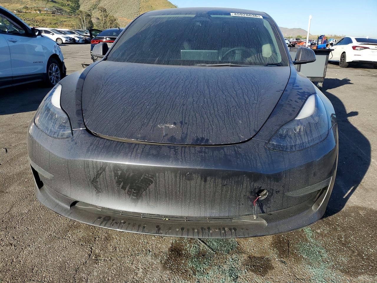 2023 Tesla Model 3 - Фото 5