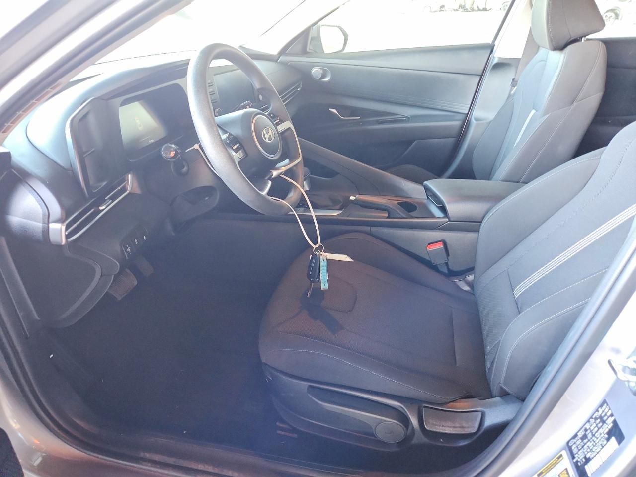 2025 Hyundai Elantra Se - Фото 7