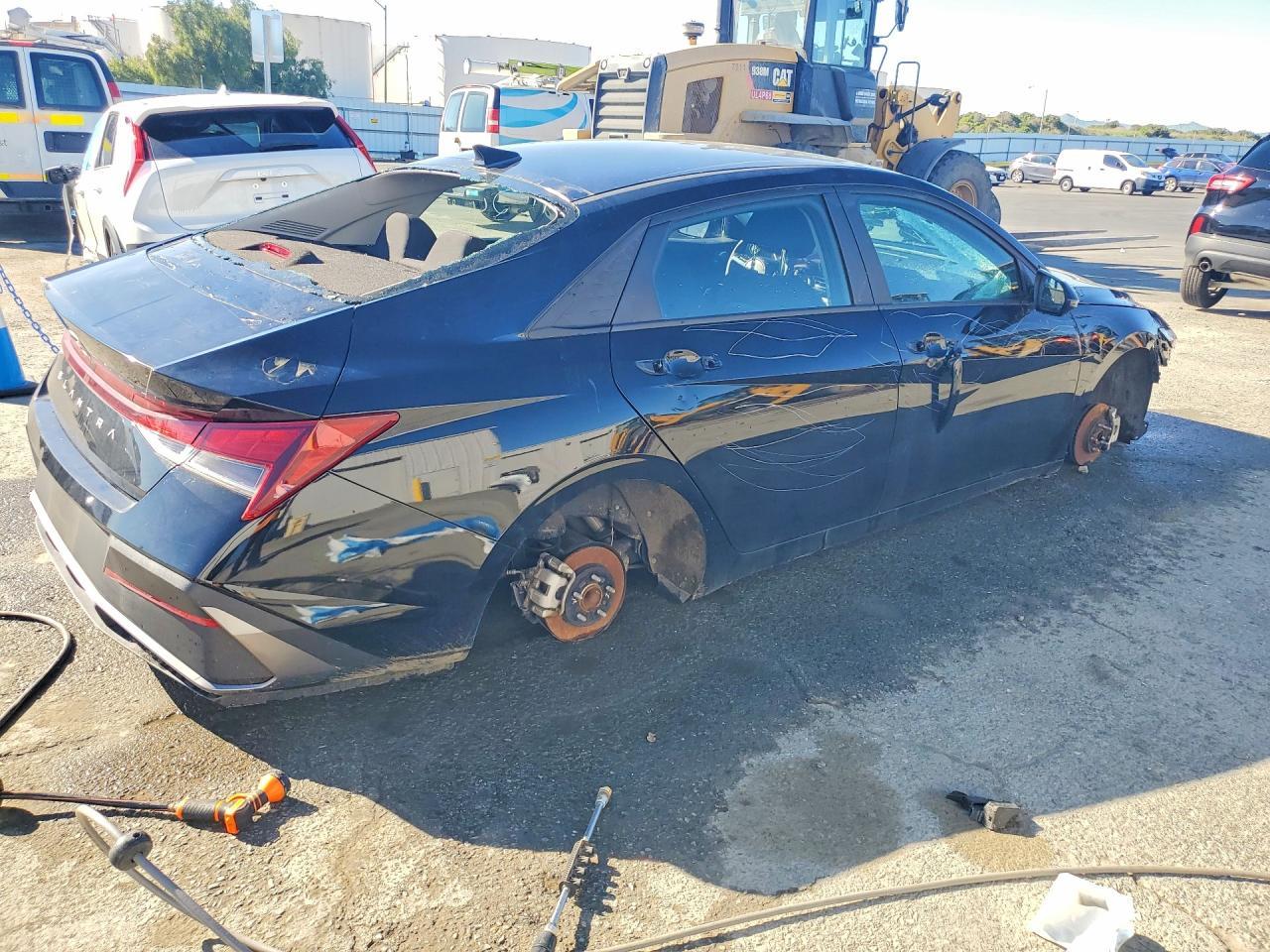 2024 Hyundai Elantra Sel - Image 3