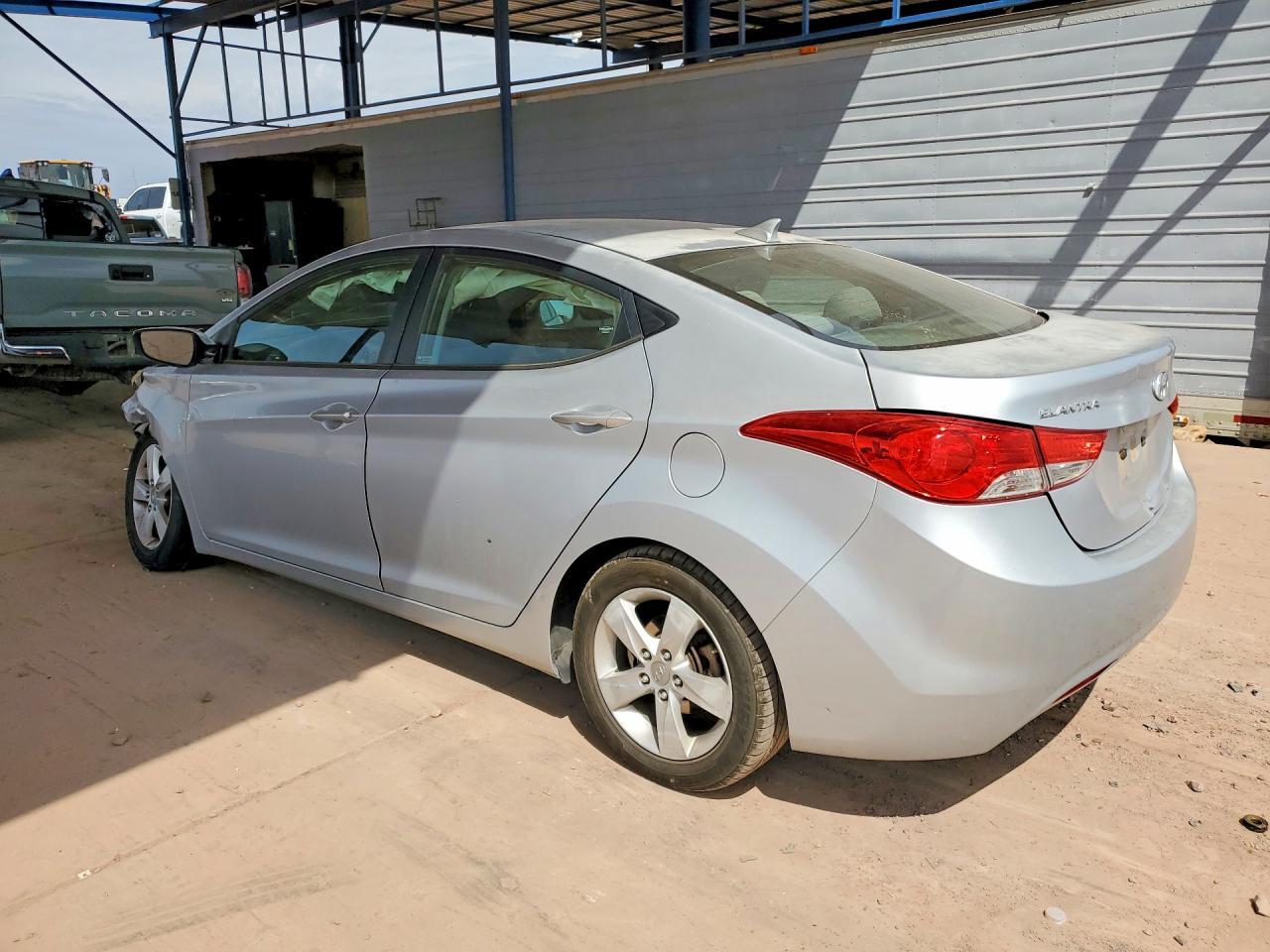 2013 Hyundai Elantra Gls - Image 2