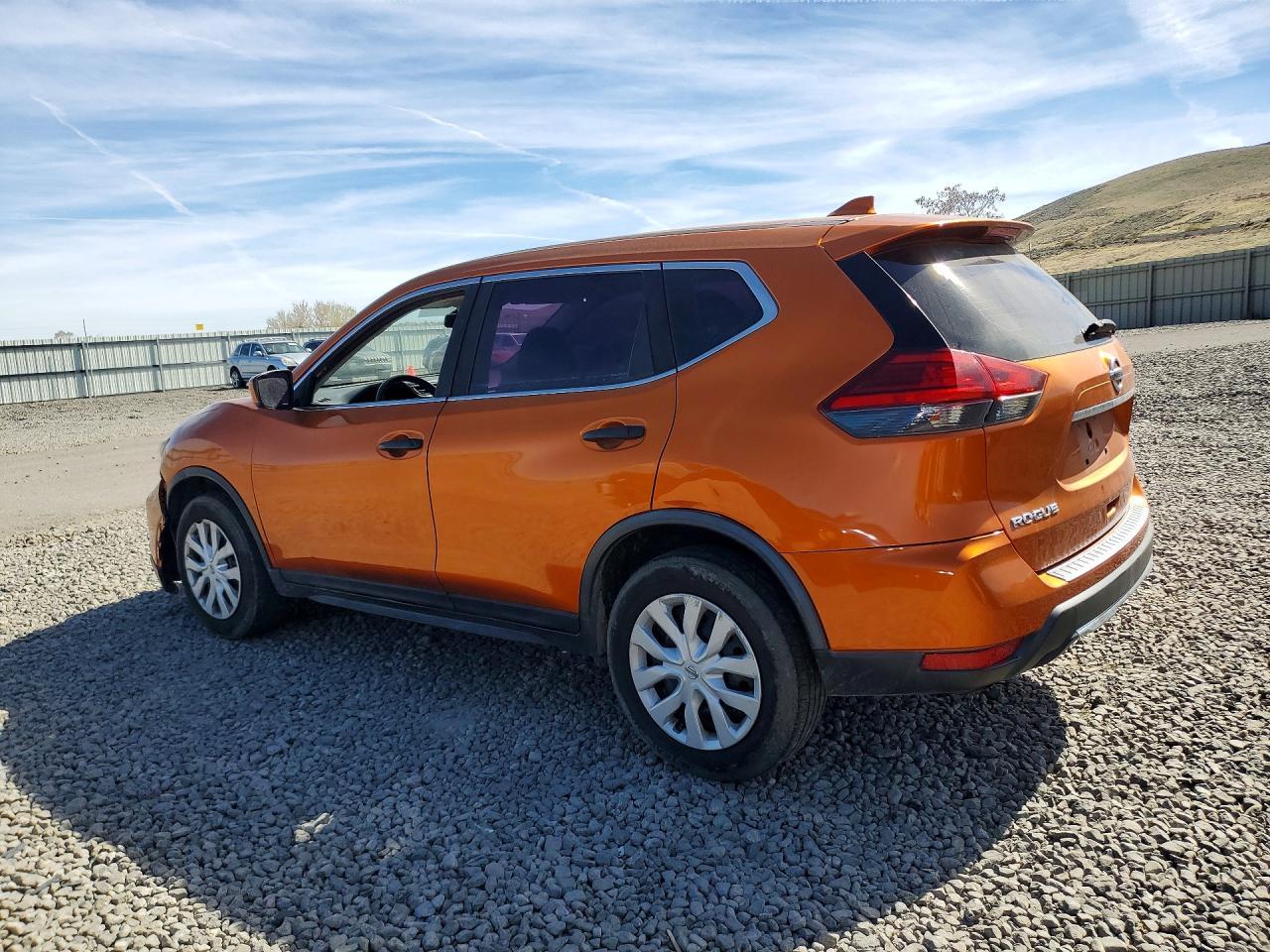 2017 Nissan Rogue S - Фото 2