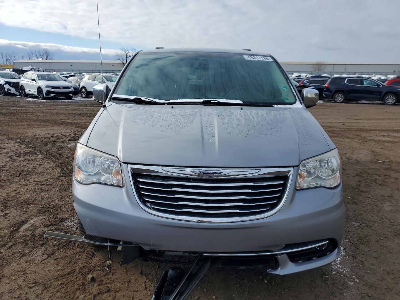 2015 Chrysler Town & Country Touring L - Фото 5